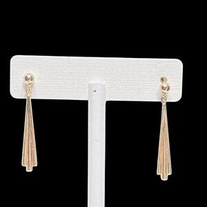 14k Yellow Gold Tapered Pierced Dangle Earrings (5858)